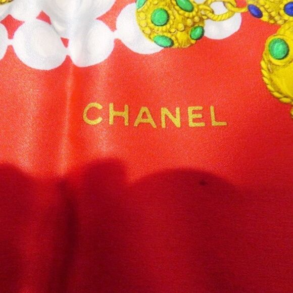 Pre Loved chanel Women Red Scarves - Picture 6 of 8